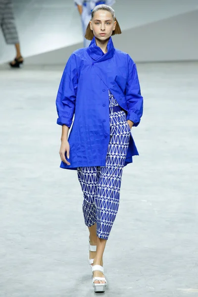 Look 25